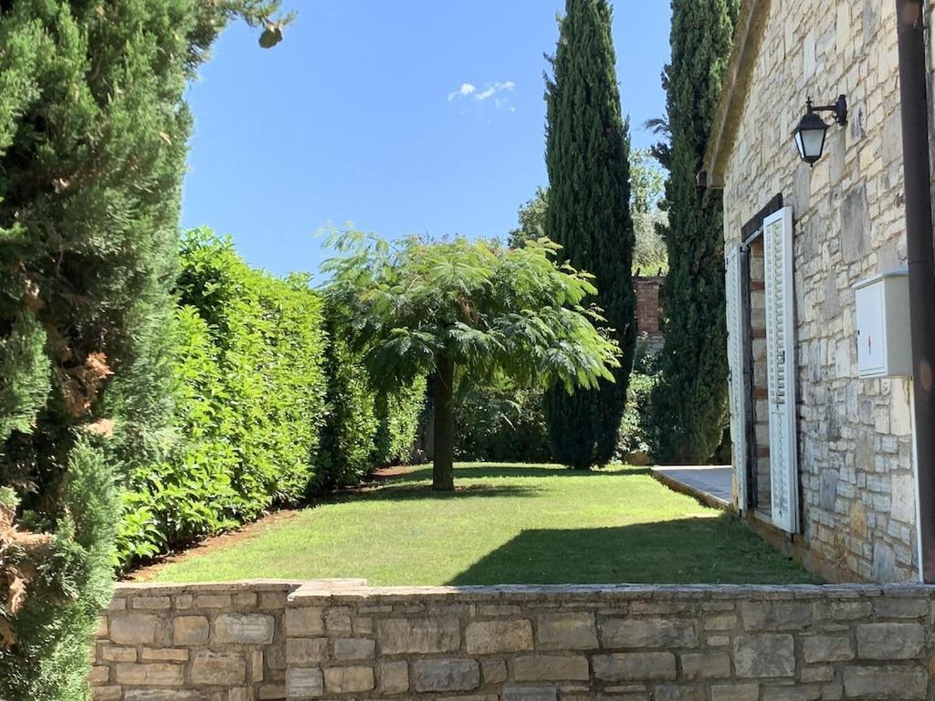 Villa Melissa - Istrisches Steinhaus Mit Pool In Guter Lage Sveti Lovreč Pazenatički 외부 사진
