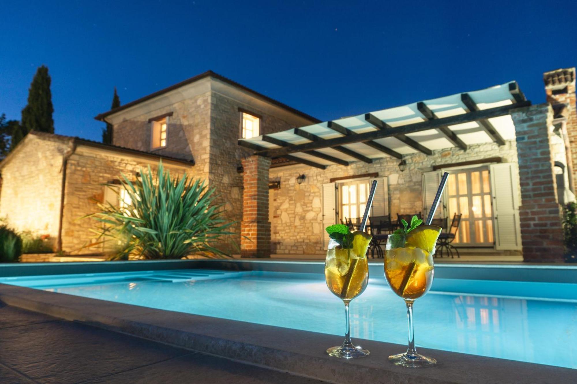 Villa Melissa - Istrisches Steinhaus Mit Pool In Guter Lage Sveti Lovreč Pazenatički 외부 사진