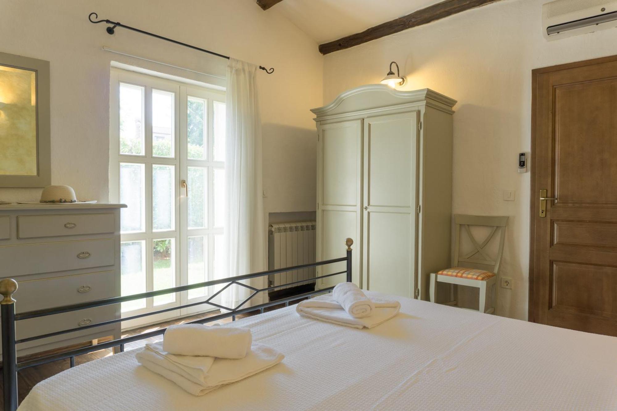 Villa Melissa - Istrisches Steinhaus Mit Pool In Guter Lage Sveti Lovreč Pazenatički 외부 사진