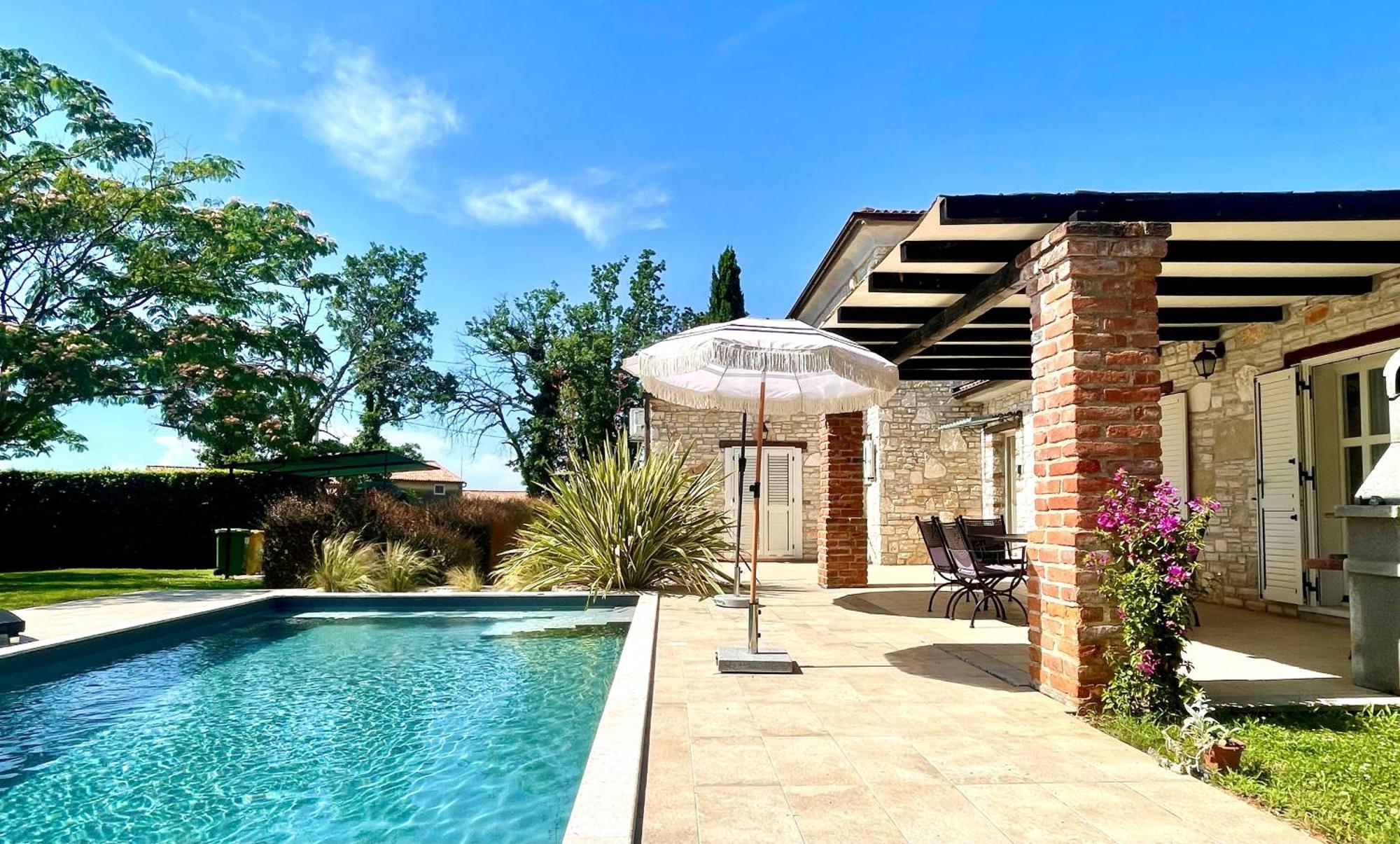 Villa Melissa - Istrisches Steinhaus Mit Pool In Guter Lage Sveti Lovreč Pazenatički 외부 사진