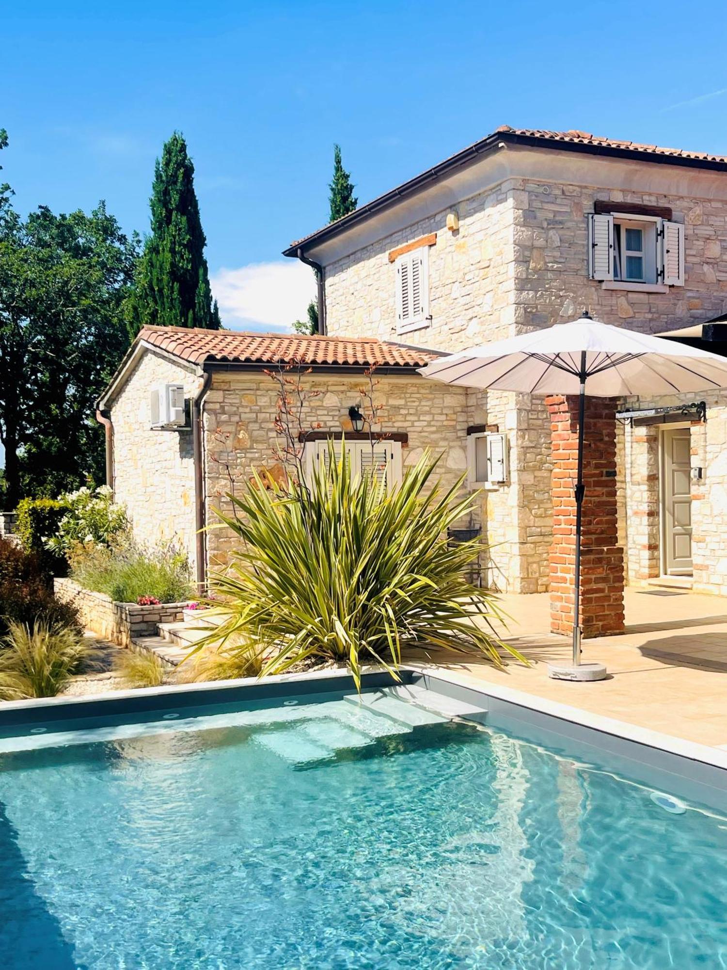 Villa Melissa - Istrisches Steinhaus Mit Pool In Guter Lage Sveti Lovreč Pazenatički 외부 사진